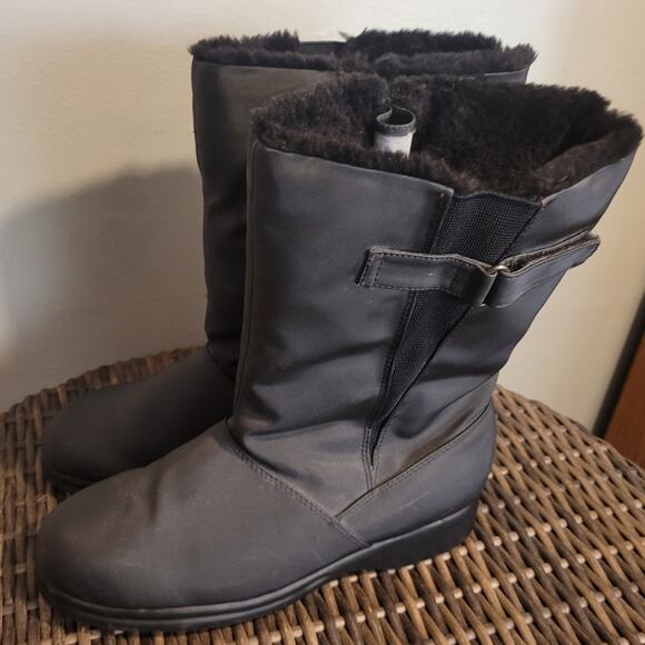 Rugged Outback Black Insulated Snow Boots Sz 10W Wide Sherpa Lined Winter Zip - Picture 1 of 10